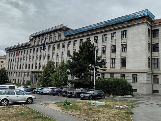 Realizace závěsného konzolového lešení FOX na budově Ministerstva zemědělství ČR